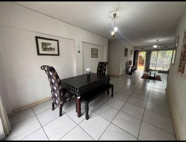 3 BEDROOM APARTMENT FOR SALE IN WINDSOR WEST